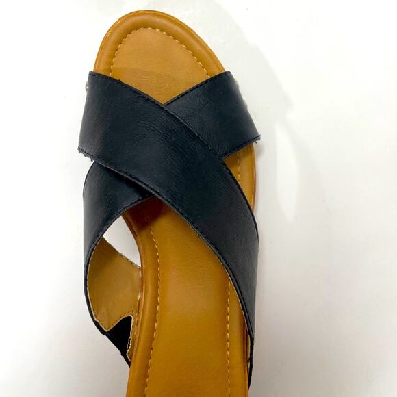 Kari Blue Strap Sandals Black Nail Head Accents Size 9 - Picture 13 of 15